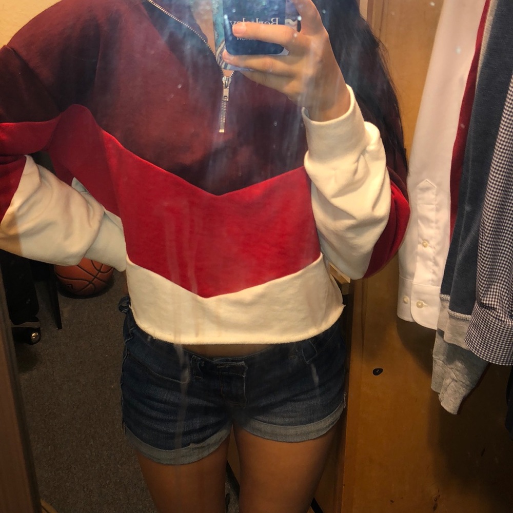 Asymmetrical Ombré Crop Sweater NWOT - Picture 4 of 5